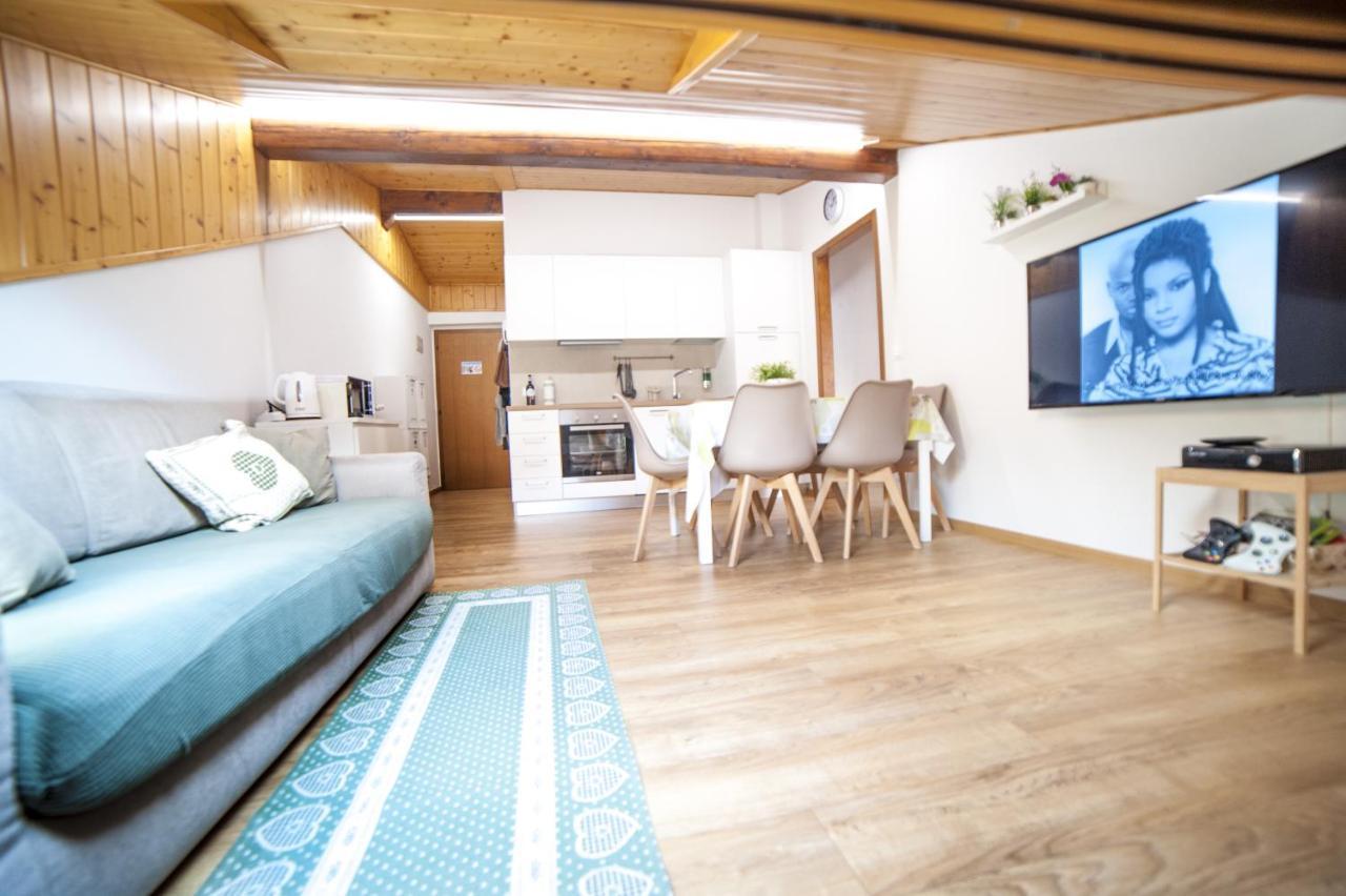 La Mansarda Di Emma Apartman Pinzolo Kültér fotó
